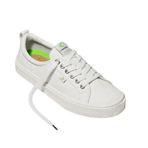 Cariuma OCA Low Off-White Canvas Sneaker NEW Women Size 8.5